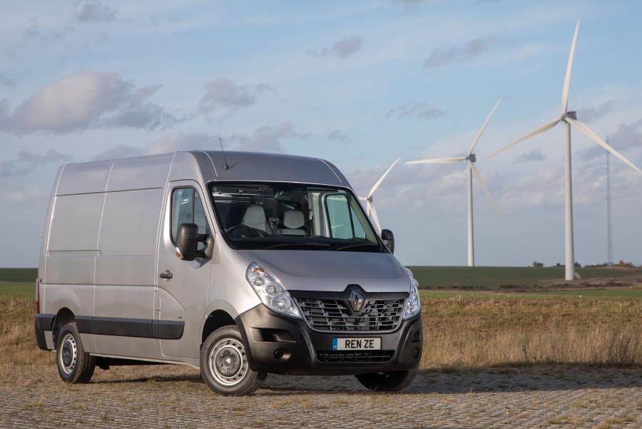  Renault Master Z.E. L2H2 2018 года  (UK) (фото 1 из 15)